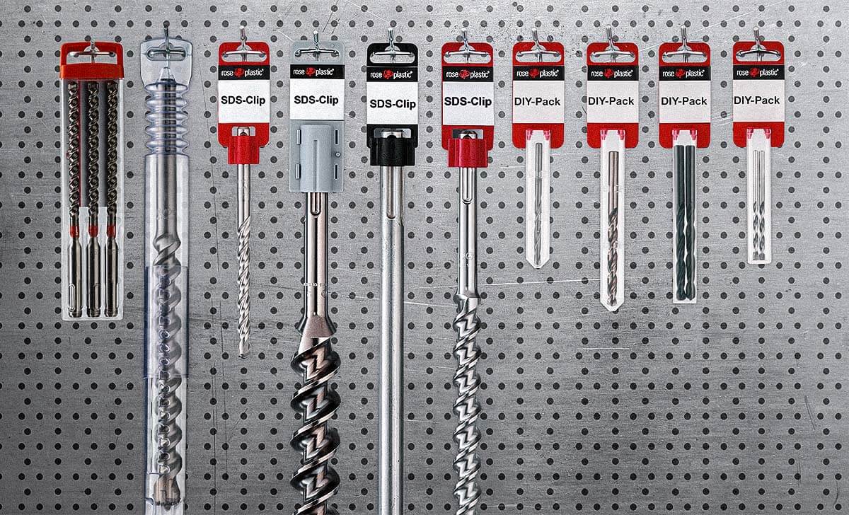 Soluções em embalagens plásticas DIY e mostradores de parede.